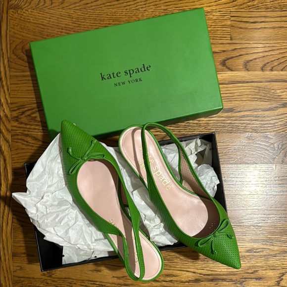 Veronica Nappa Green Flats - Picture 3 of 5